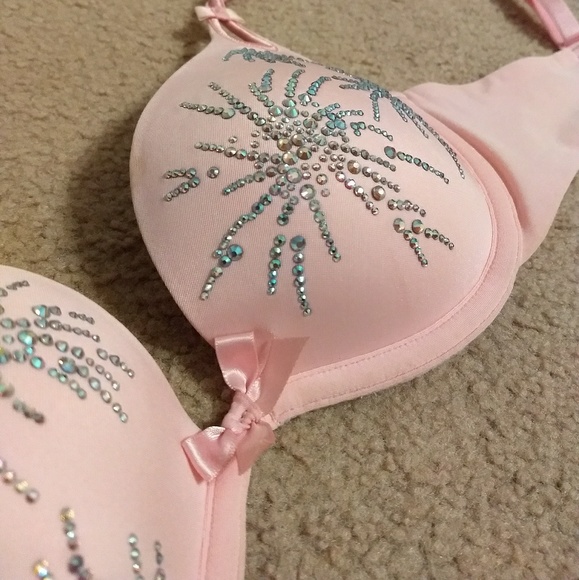 Victoria Secret Pink Pushup Bra - Picture 2 of 3
